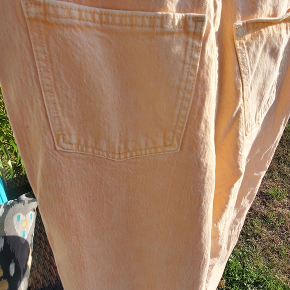 Universal Thread - Picture 9 of 12